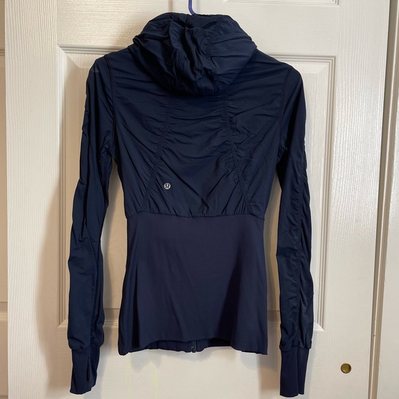 Lululemon Beyond the Studio Jacket - Picture 14 of 14